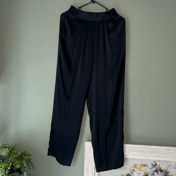 Claude Bennett Satin Silky
Casual Dress... - Picture 1 of 5